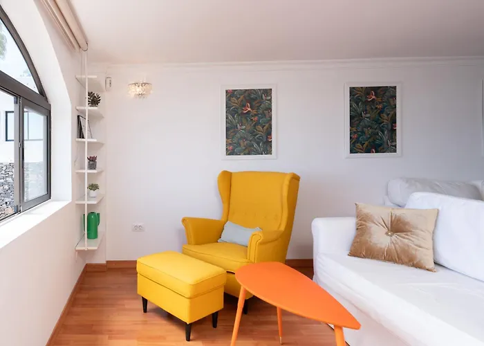 House Monte Rojo